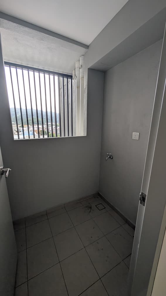 Emerald 9 Condominium image