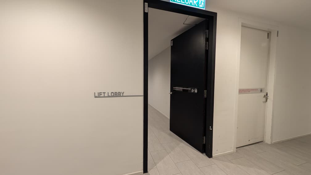 Emerald 9 Condominium image