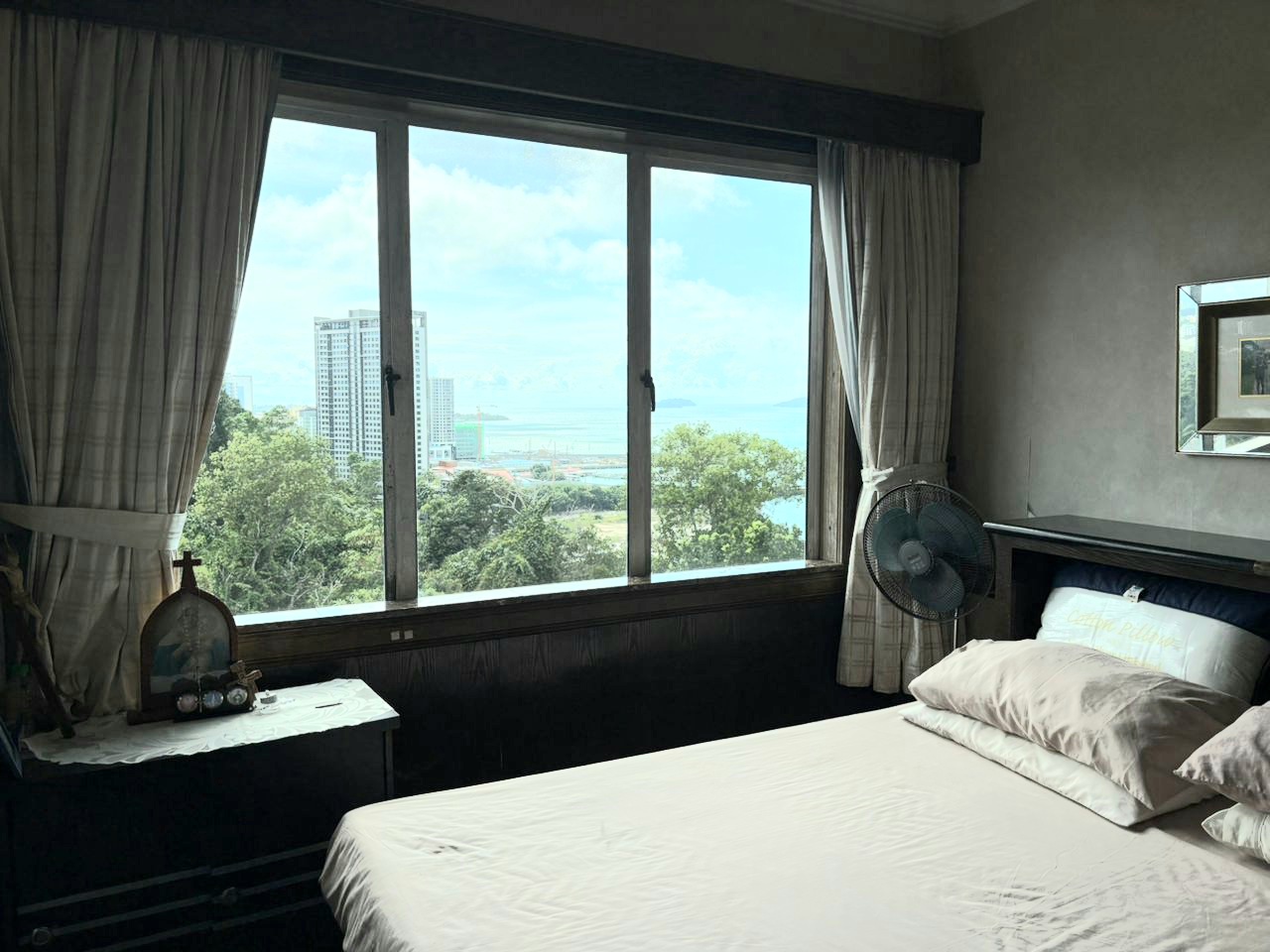 THE PEAK CONDOMINIUM image