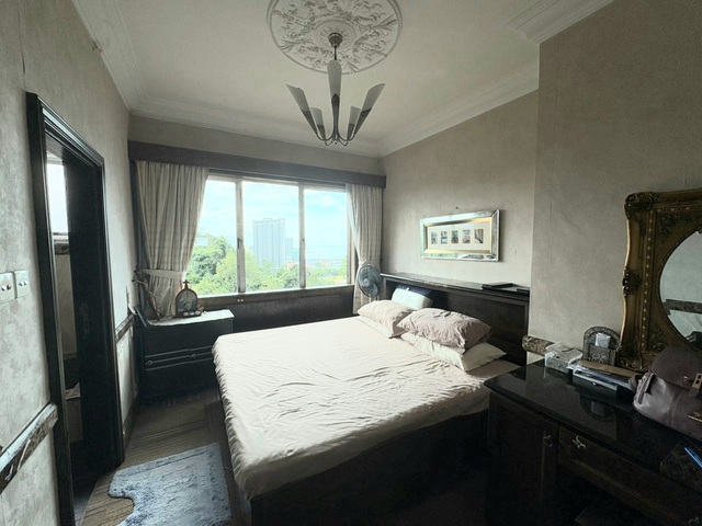 THE PEAK CONDOMINIUM image