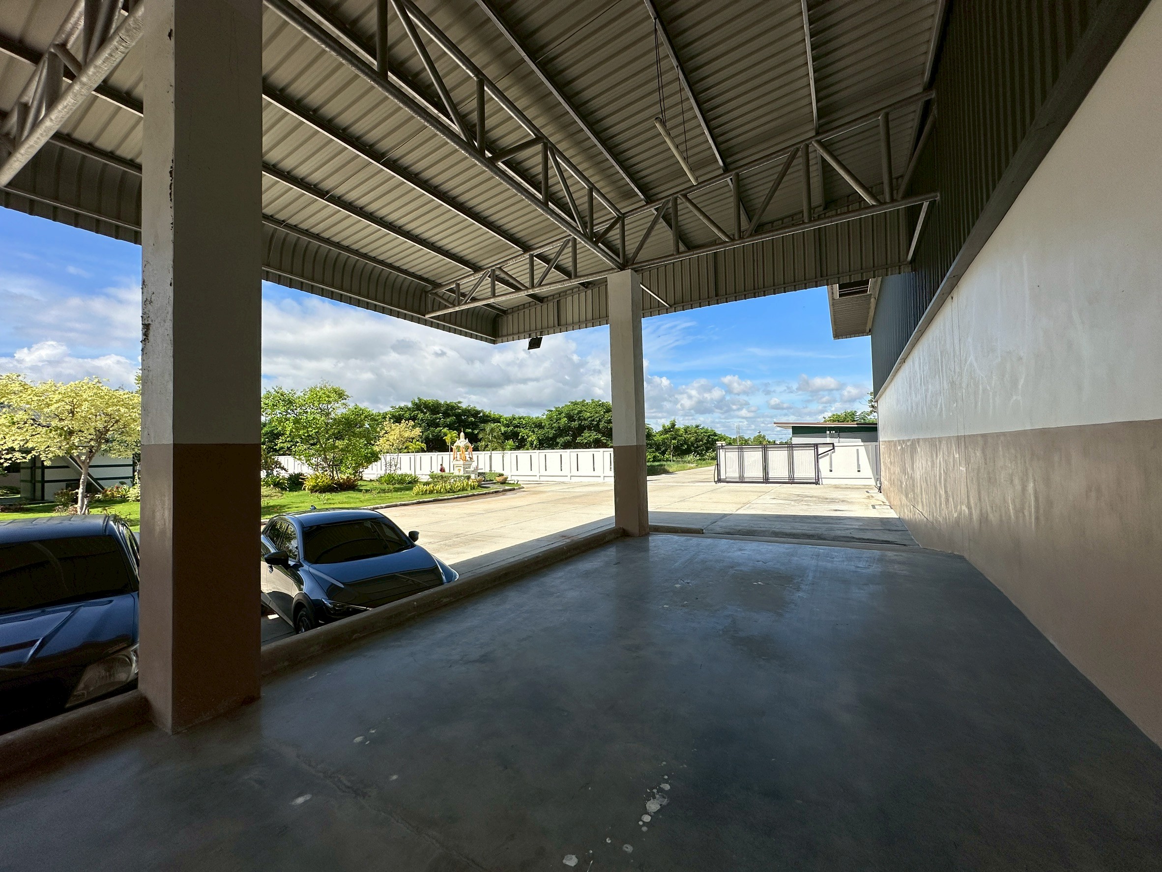 Large Warehouse for Rent at Lam Luk Ka Klong 8, Pathum Thani image