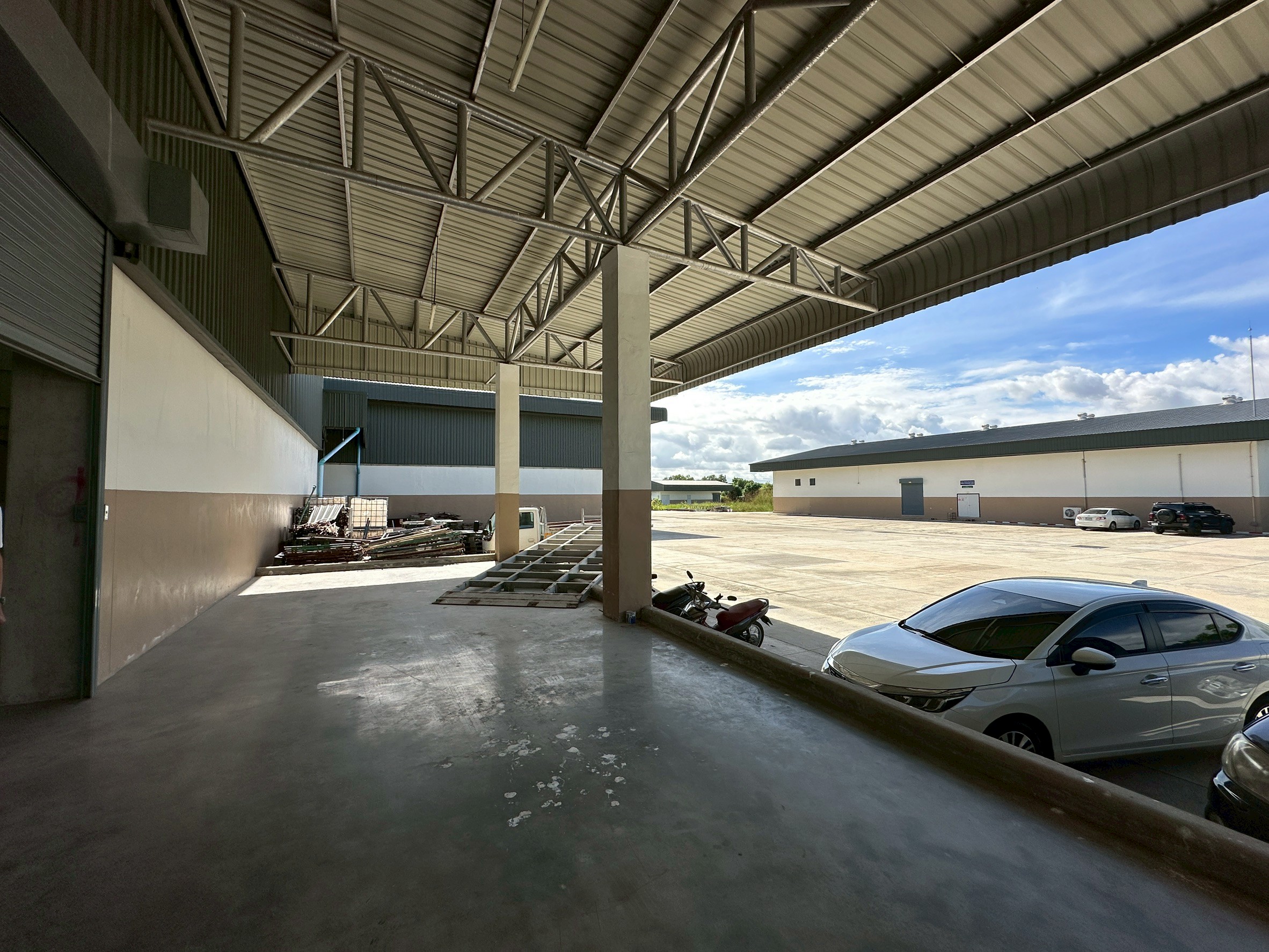 Large Warehouse for Rent at Lam Luk Ka Klong 8, Pathum Thani image