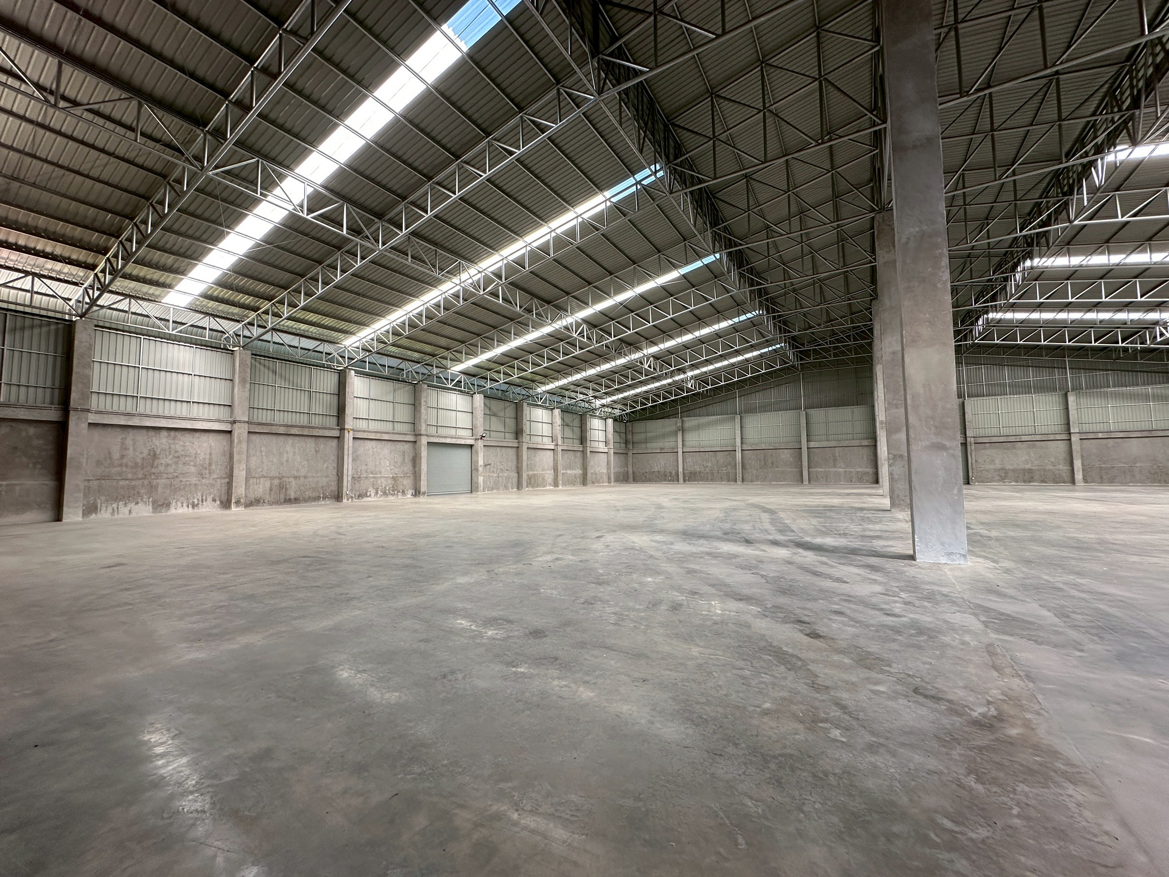 Large Warehouse for Rent at Lam Luk Ka Klong 8, Pathum Thani image