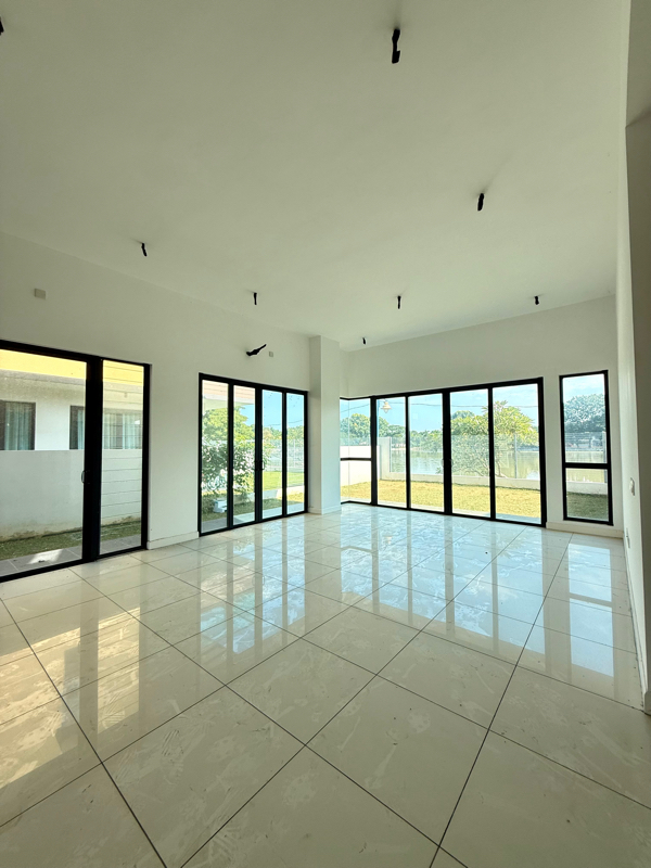 Laman Lakeside Bukit Raja image