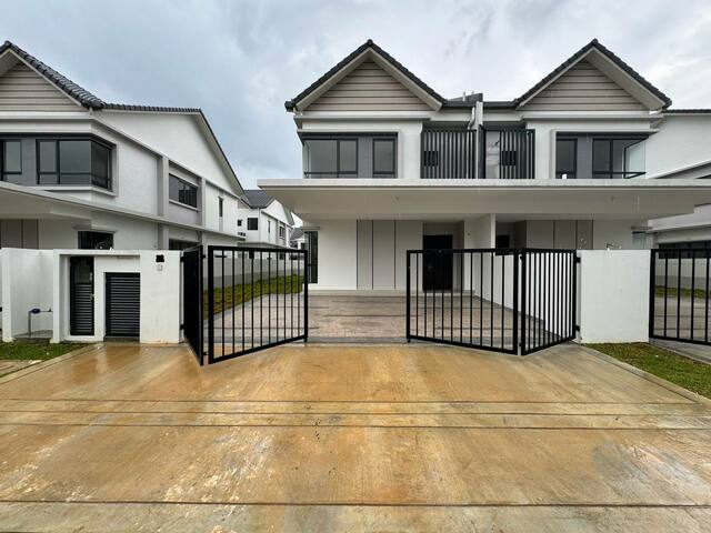 Sejati Lakeside 2 image