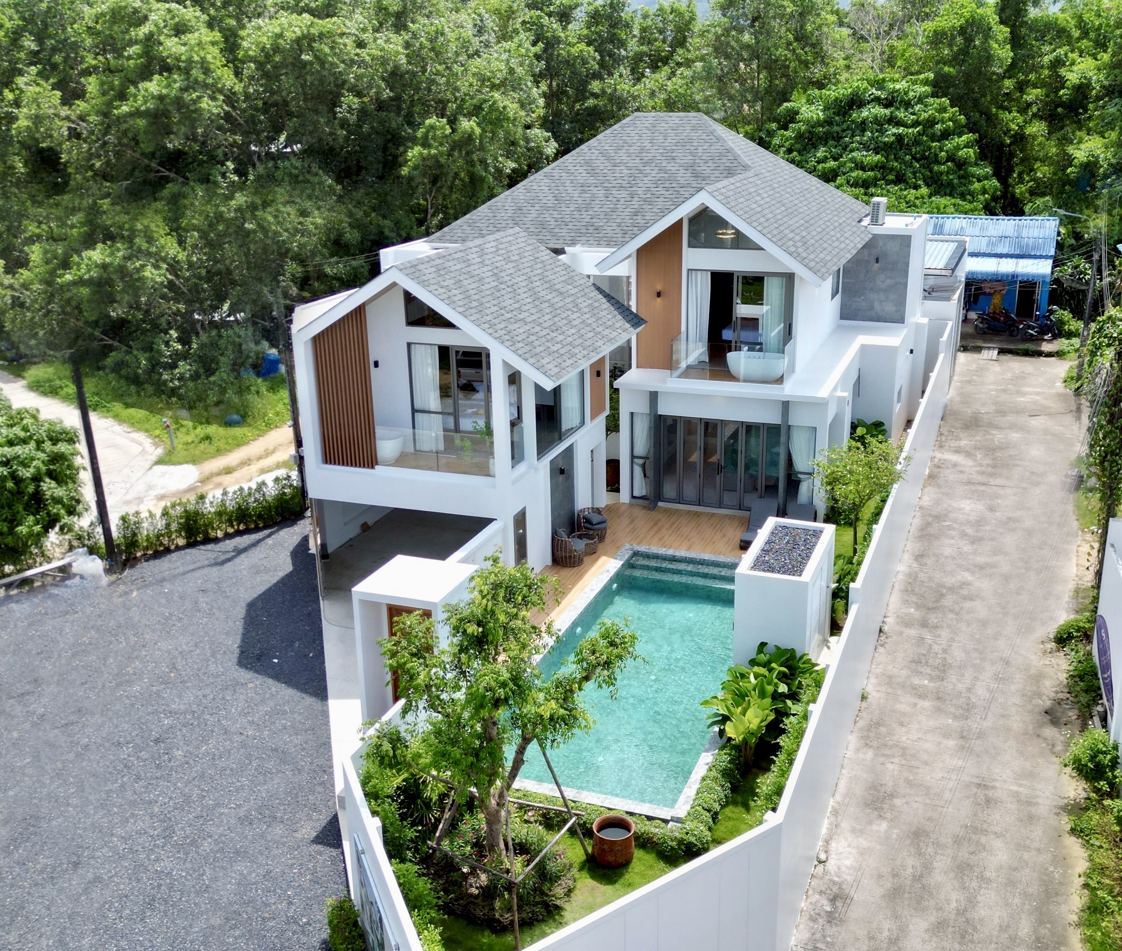 Grand Pool Villa – Your Dream Home in Phuket Awaits image