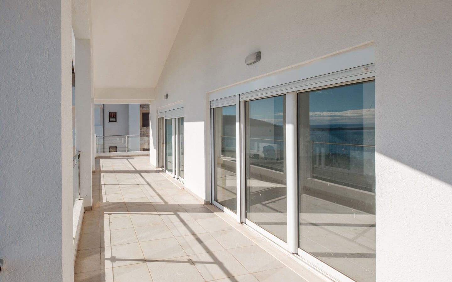 Penthouse in Vista residences, with an Attractive price and Expansive Sea Views image