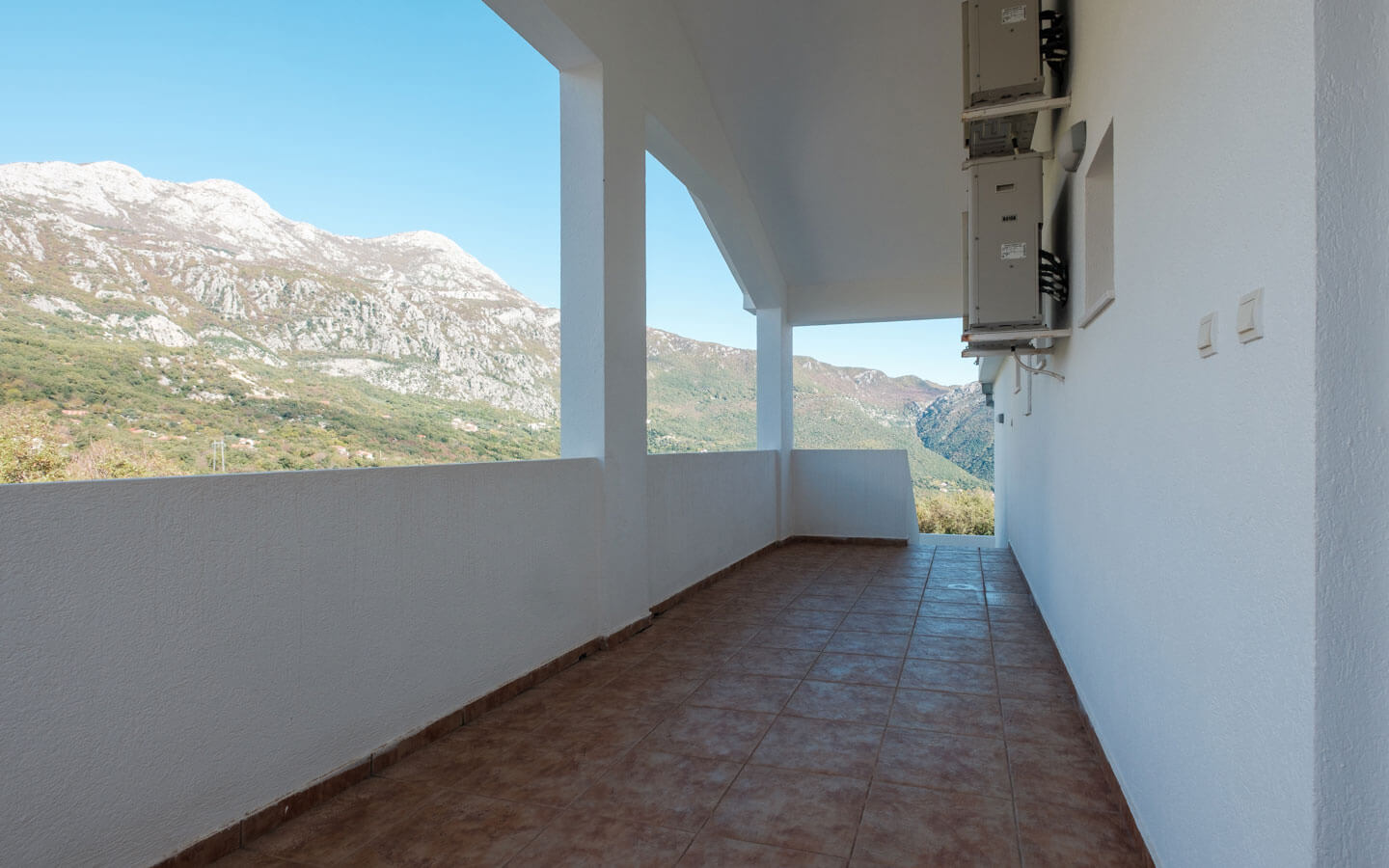 Penthouse in Vista residences, with an Attractive price and Expansive Sea Views image