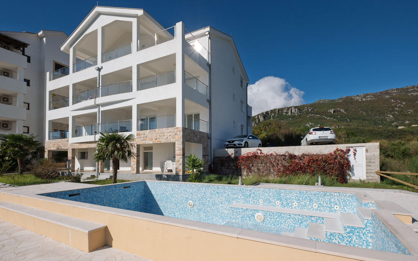 Penthouse in Vista residences, with an Attractive price and Expansive Sea Views image