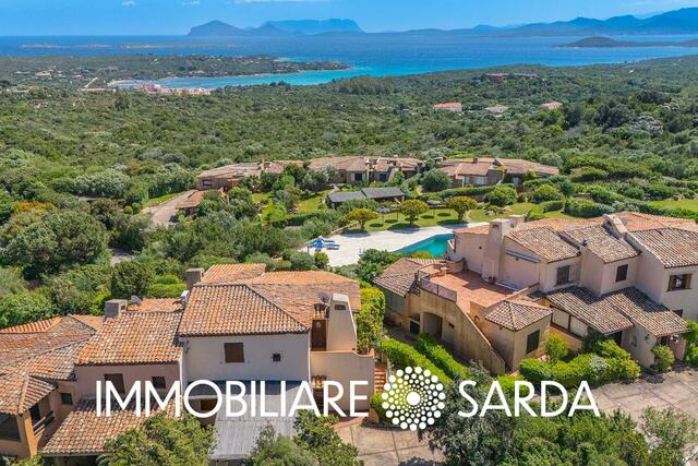 ARI-08-25 - Semi-detached villa with sea view over Capriccioli, Mortorio and Soffi – Porto Cervo | Abbiadori photo
