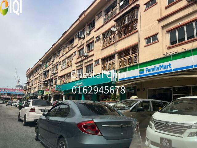 Sri Manja Square image