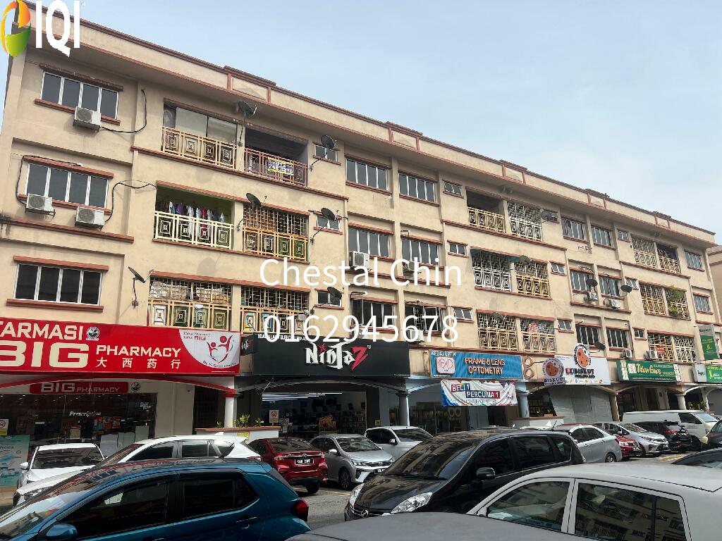 Sri Manja Square image