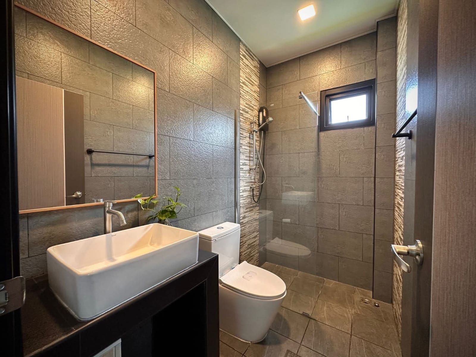 Private Pool House for Sale image