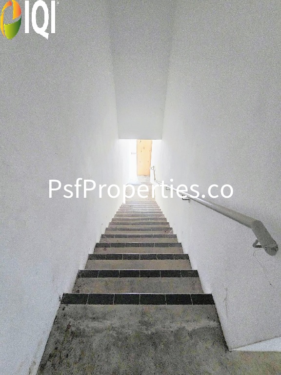 Laman Nadi, Elmina East image