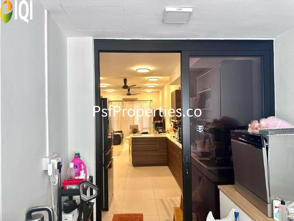 Elmina Valley 2 image