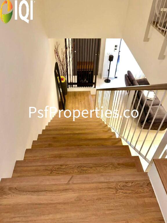 Elmina Valley 2 image