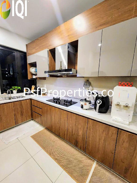 Elmina Valley 4 image