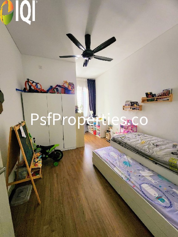 Elmina Valley 4 image