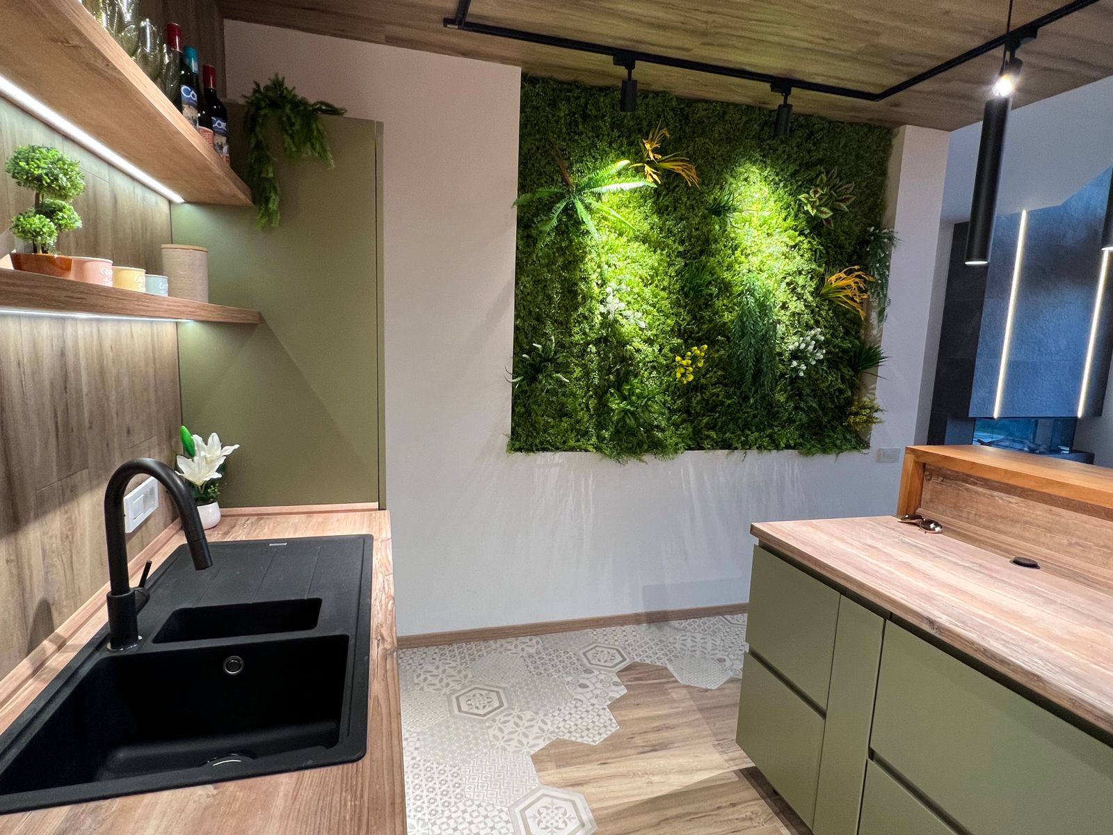 Modern Four-Bedroom Family Villa with Rooftop Pool and Panoramic Sea Views image