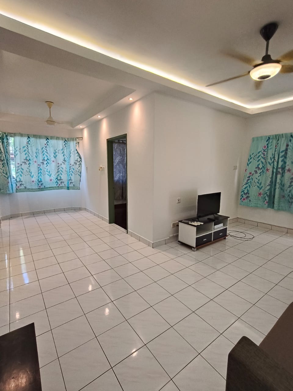 Beverly Hills 3 image