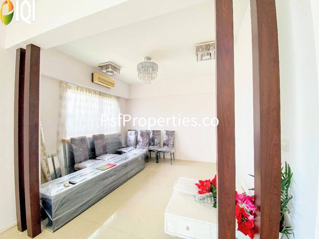 One Jelatek Condominium image