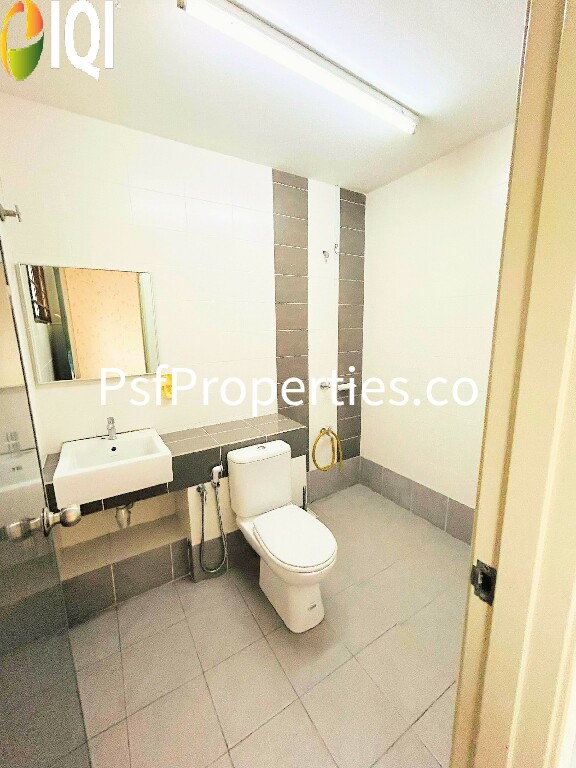 Saron @Bandar Bukit Raja image