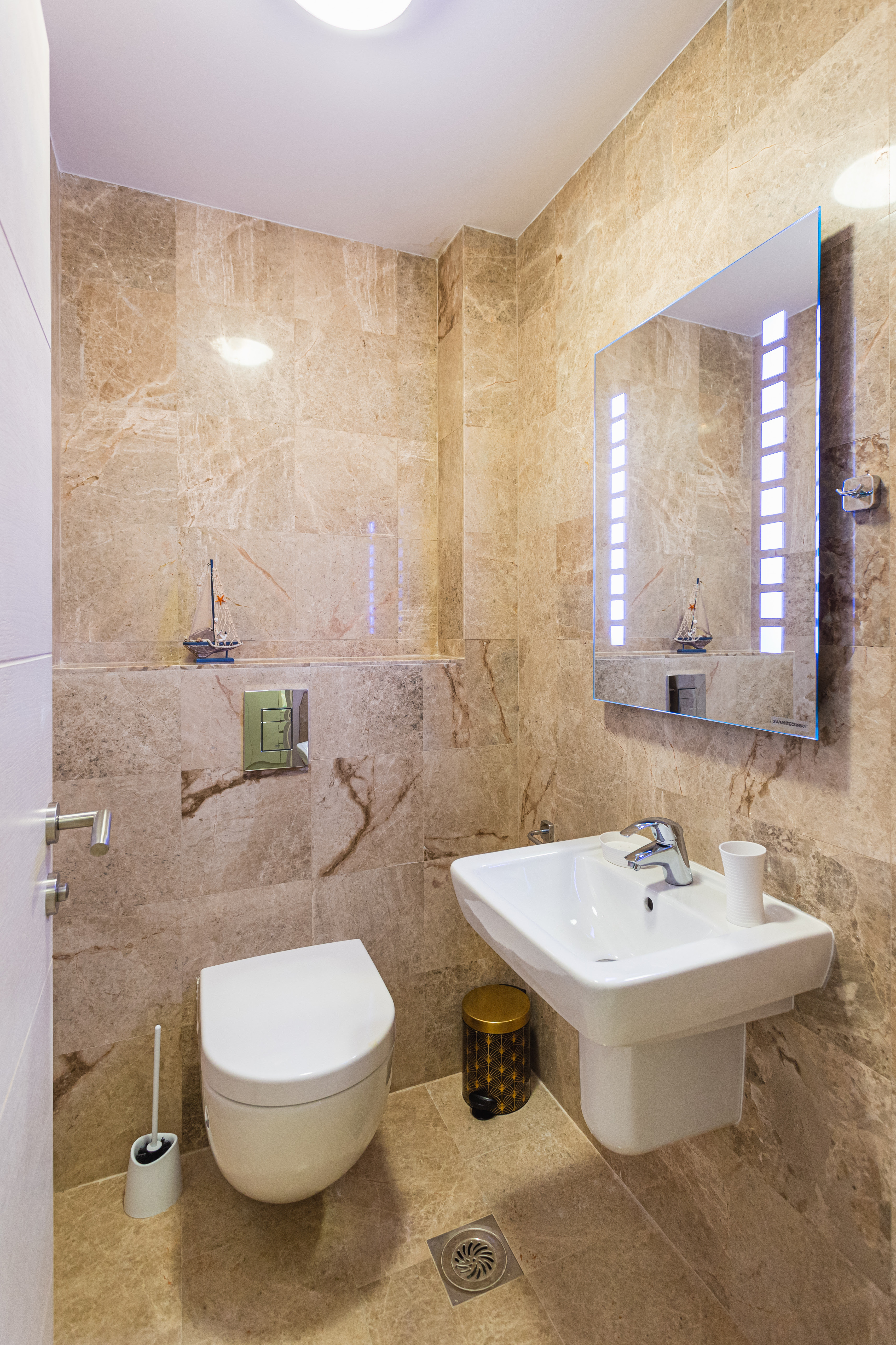 Elegant One-Bedroom Apartments in Budva Riviera image