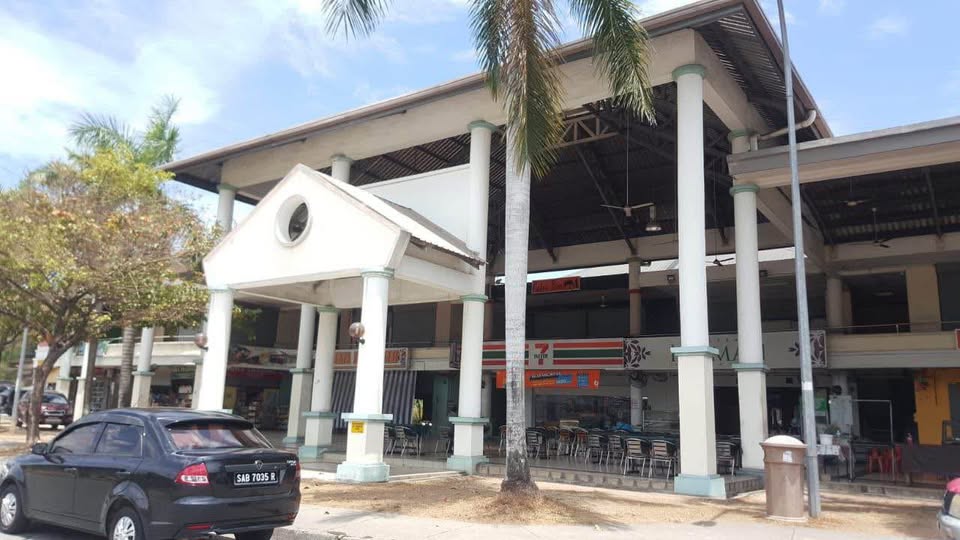 Salut Commercial Centre image