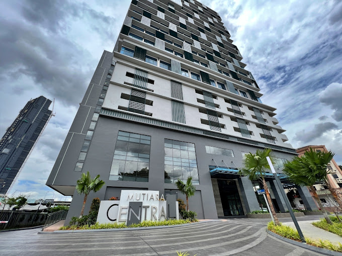 Mutiara Central image
