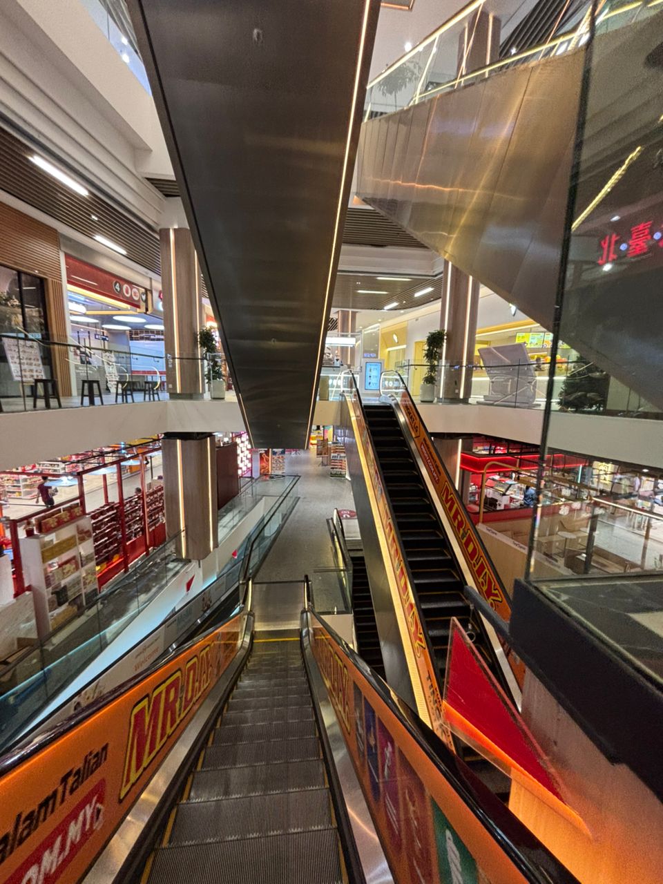 Tiara Mutiara 1  image