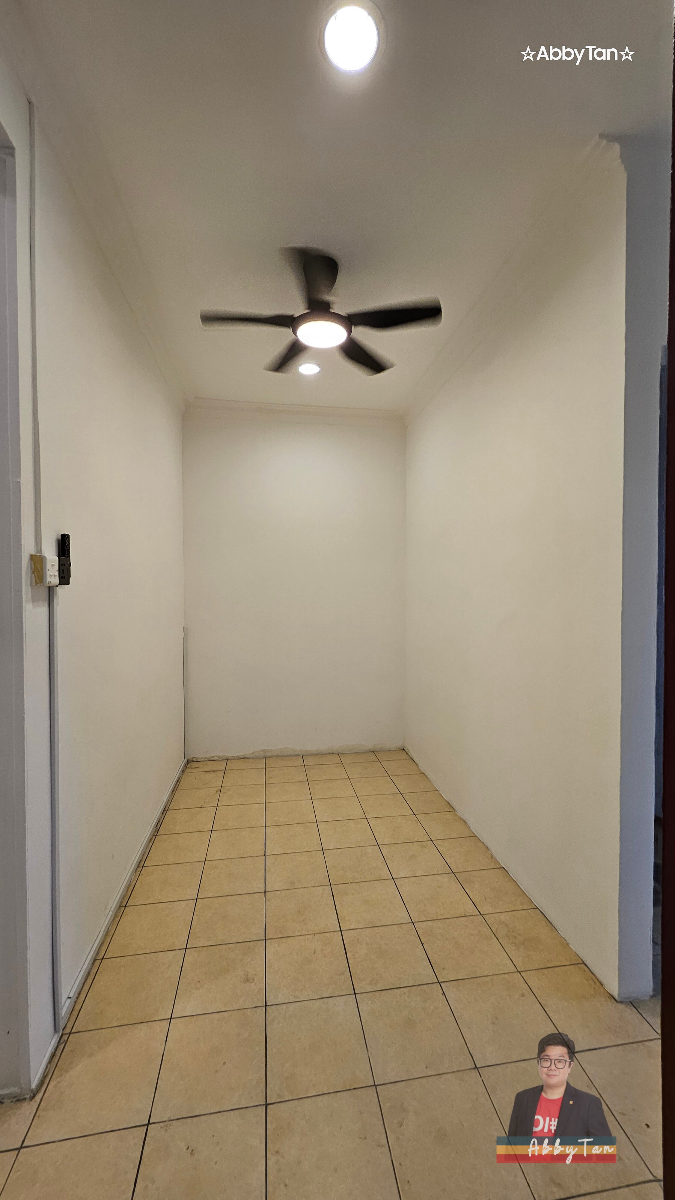 Refurbished Office or Studio above 99 SpeedMart, Taman Kasigui 3 image