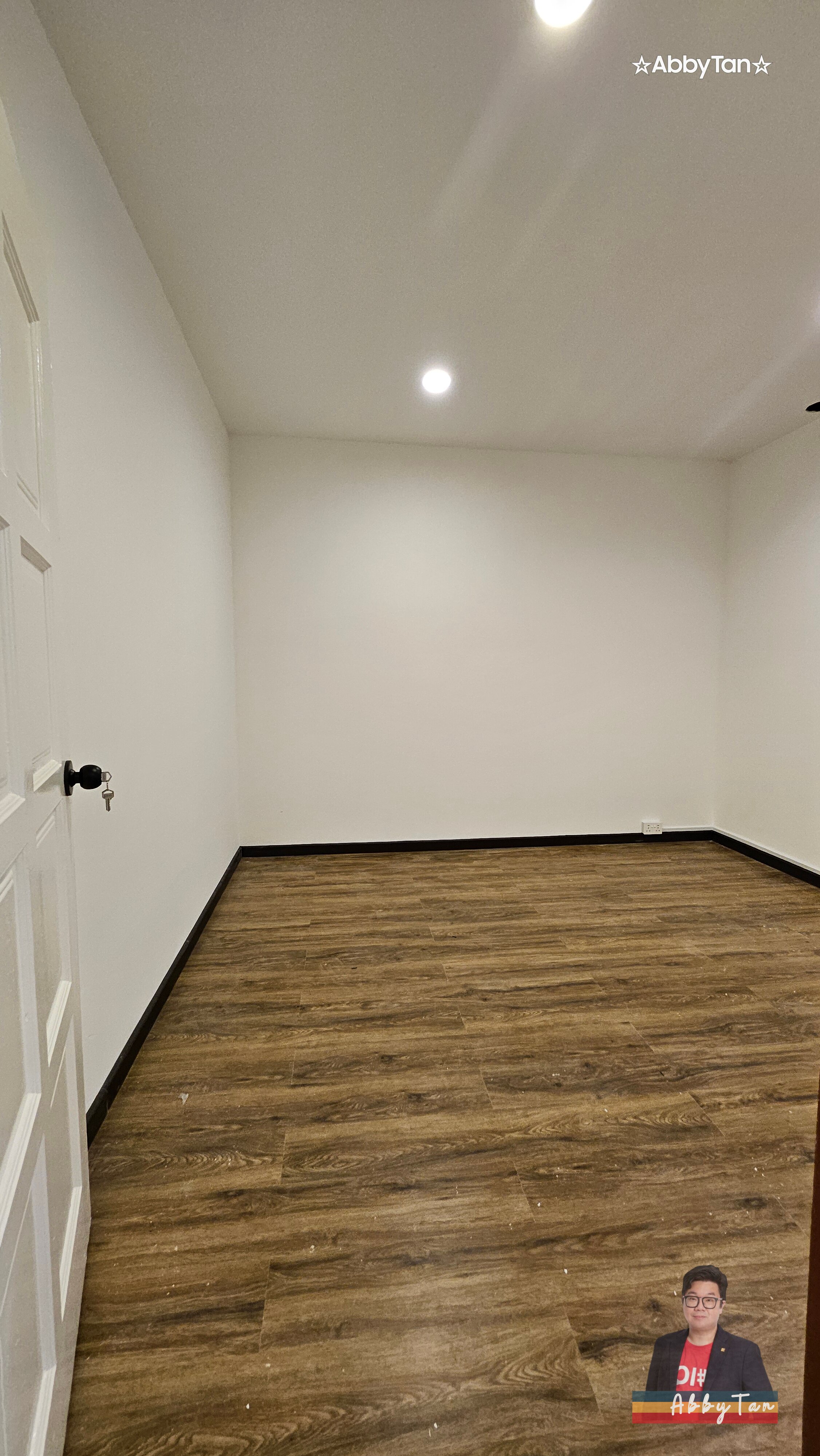 Refurbished Office or Studio above 99 SpeedMart, Taman Kasigui 3 image