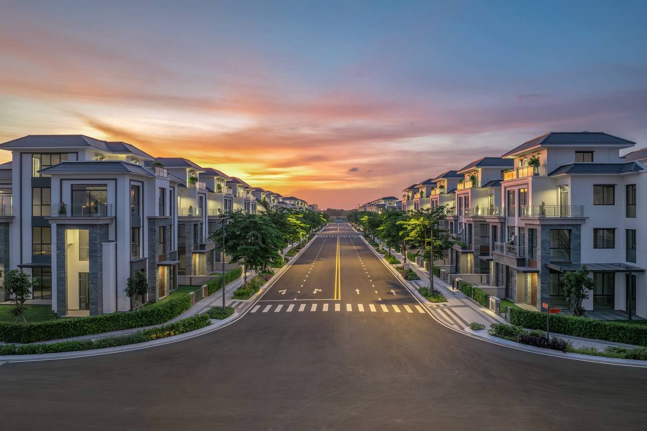 GLADIA KHANG DIEN - TOWNHOUSE - PRIVATE GARDEN - SELLING PRICE: 49,682,528,648 VND (EXCL. VAT) image