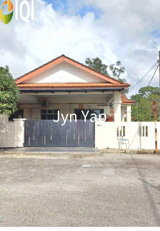 Single Storey Terrace House End Lot image