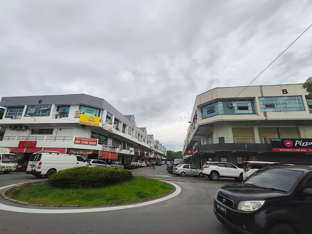 PLAZA KINGFISHER photo