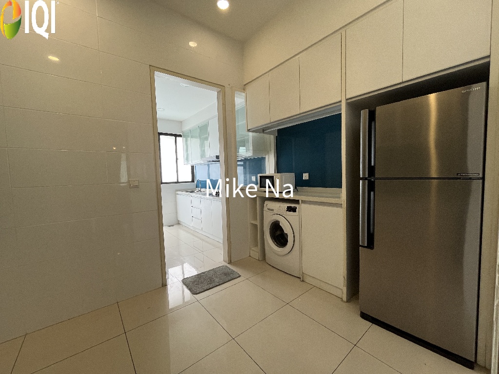 Tropical Villa Luxury Service Suites image