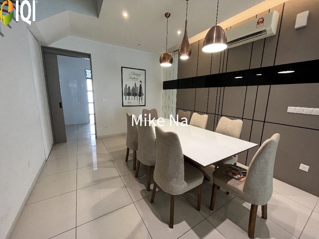 Tropical Villa Luxury Service Suites image