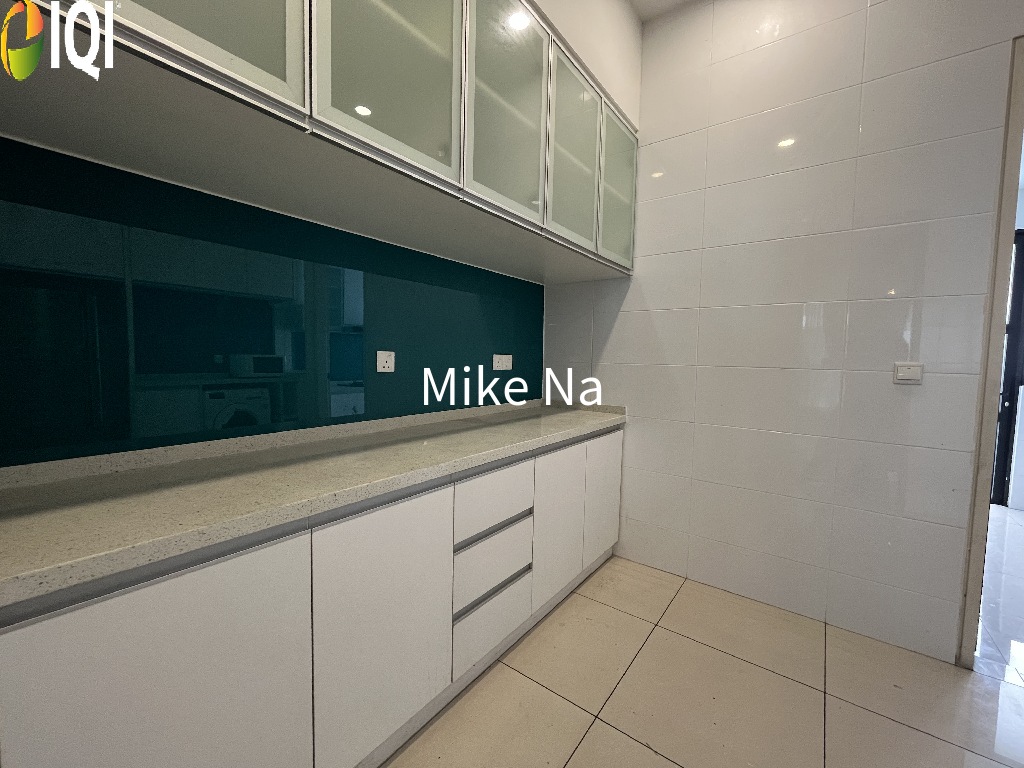 Tropical Villa Luxury Service Suites image