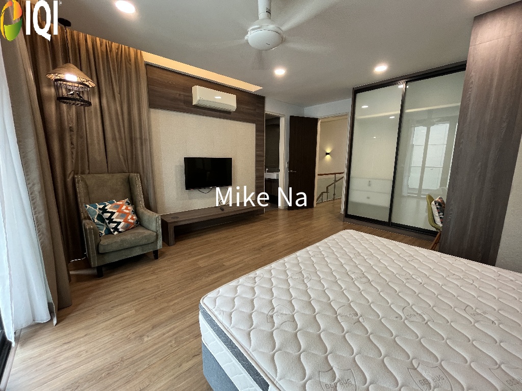 Tropical Villa Luxury Service Suites image