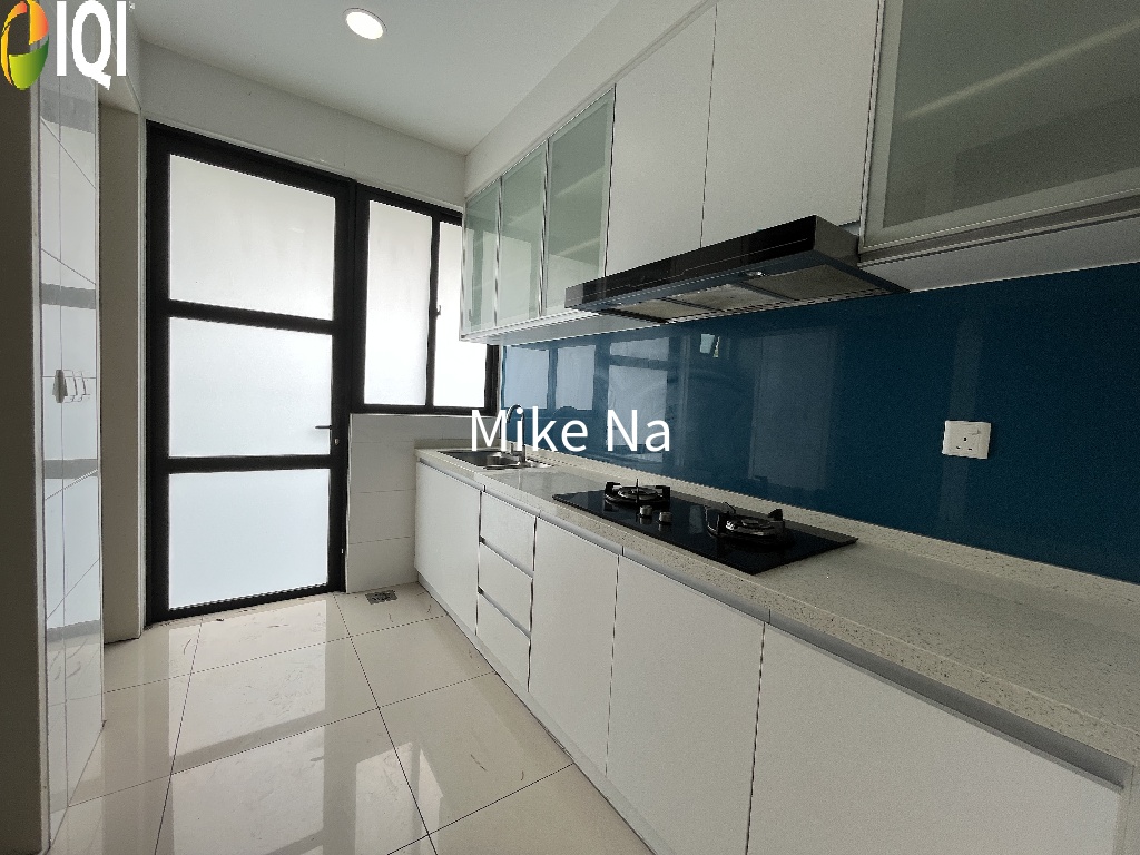 Tropical Villa Luxury Service Suites image