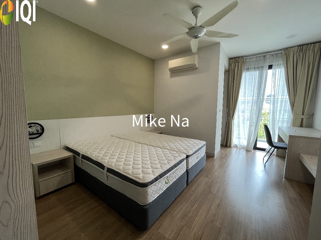 Tropical Villa Luxury Service Suites image