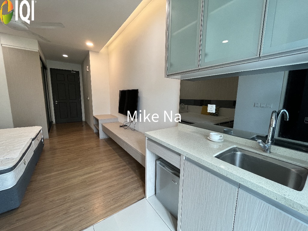 Tropical Villa Luxury Service Suites image