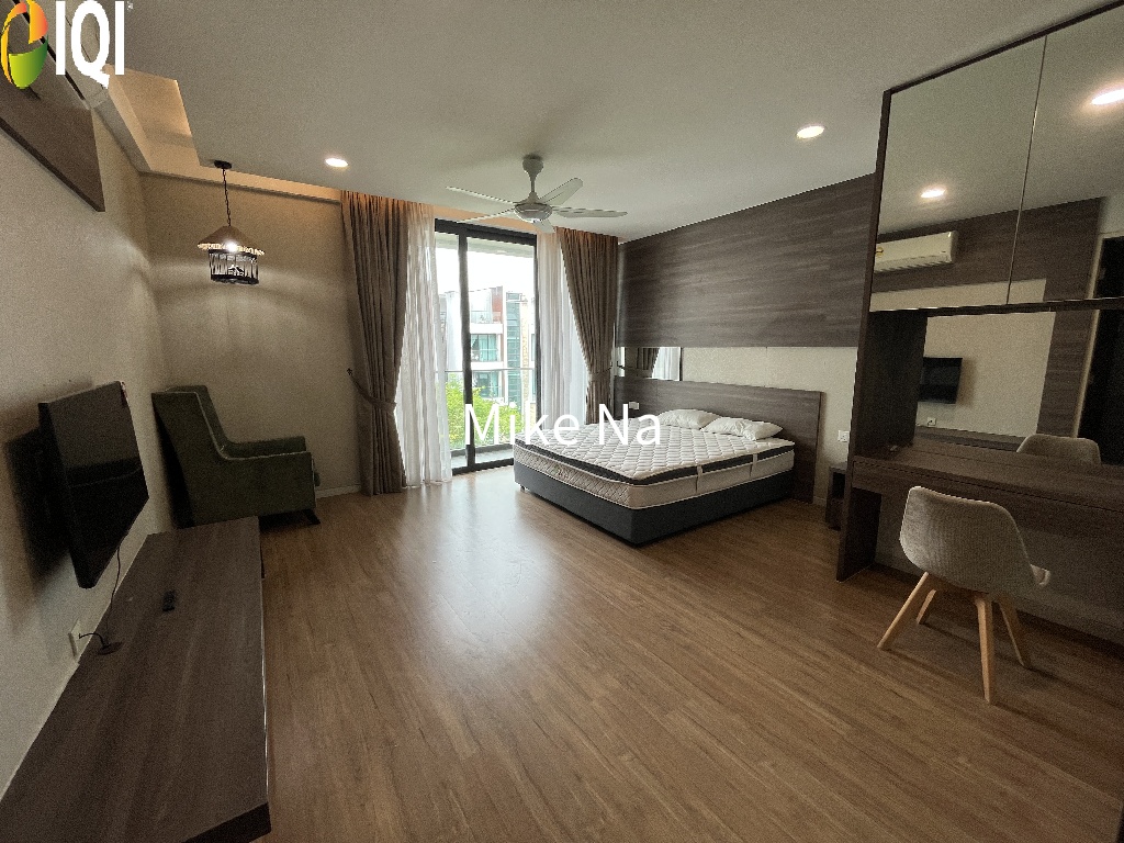 Tropical Villa Luxury Service Suites image