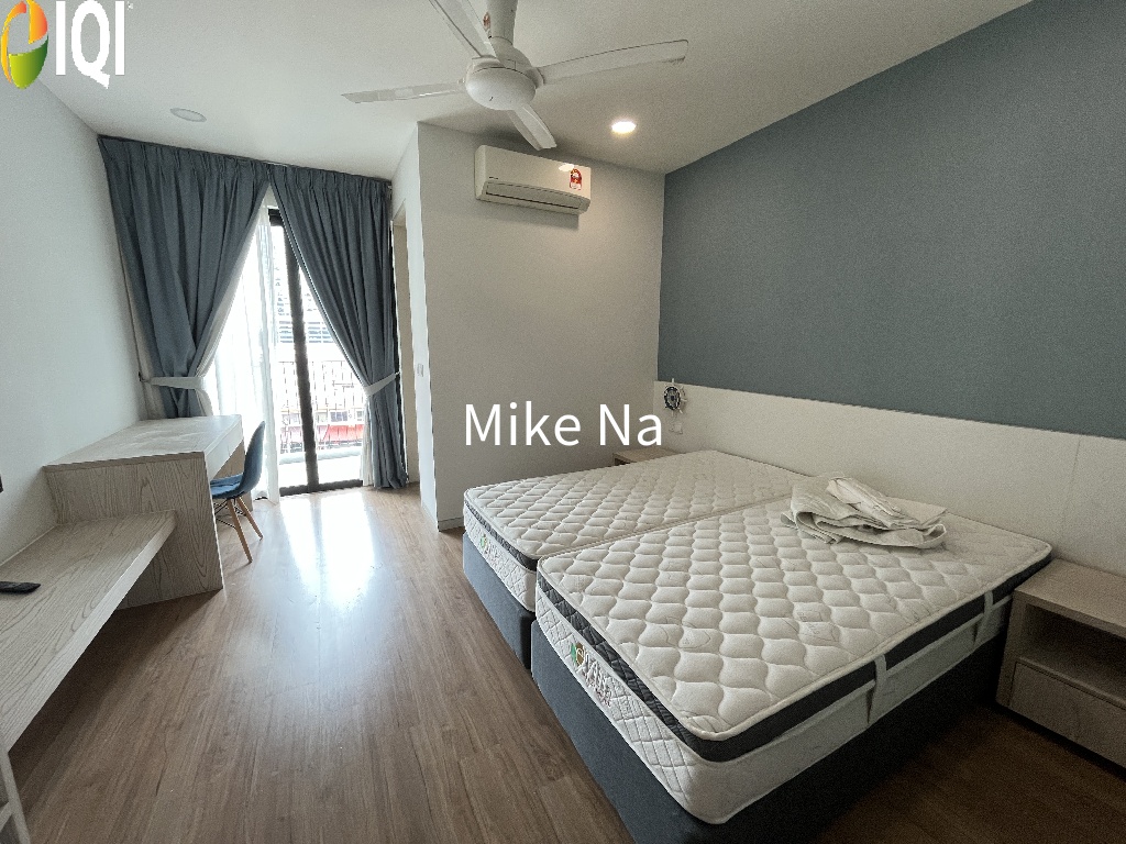 Tropical Villa Luxury Service Suites image