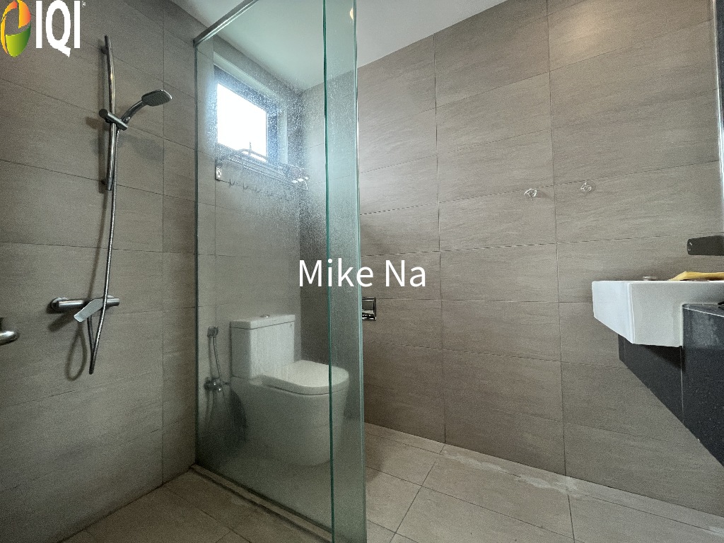 Tropical Villa Luxury Service Suites image