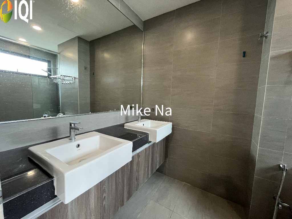 Tropical Villa Luxury Service Suites image