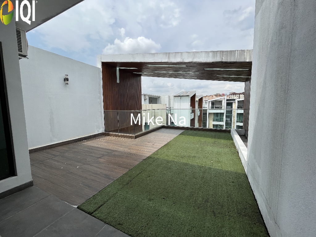 Tropical Villa Luxury Service Suites image