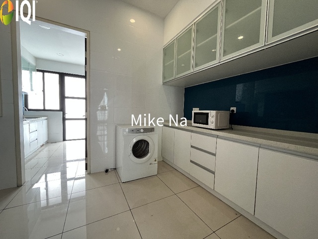 Tropical Villa Luxury Service Suites image