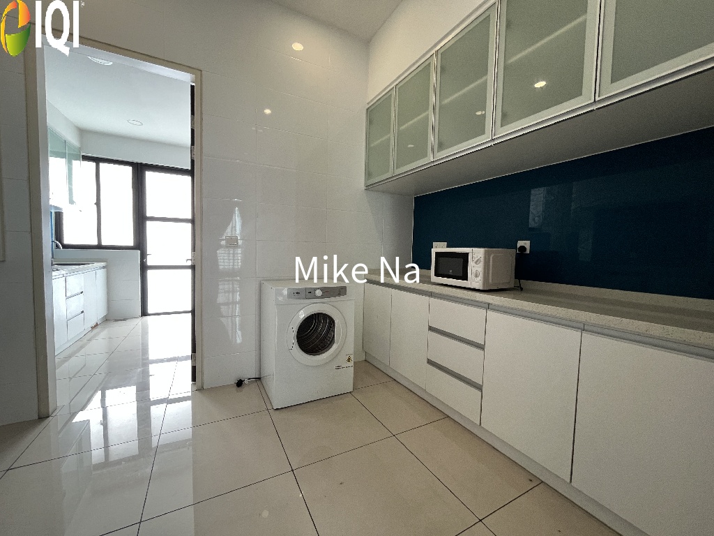 Tropical Villa Luxury Service Suites image