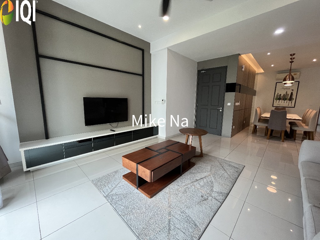 Tropical Villa Luxury Service Suites image